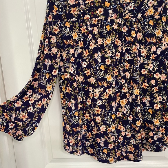 Floral blouse - Picture 2 of 3